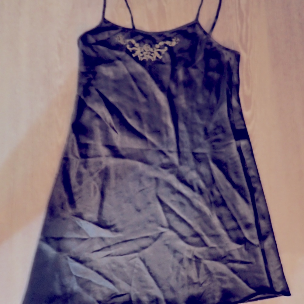 Black night gown